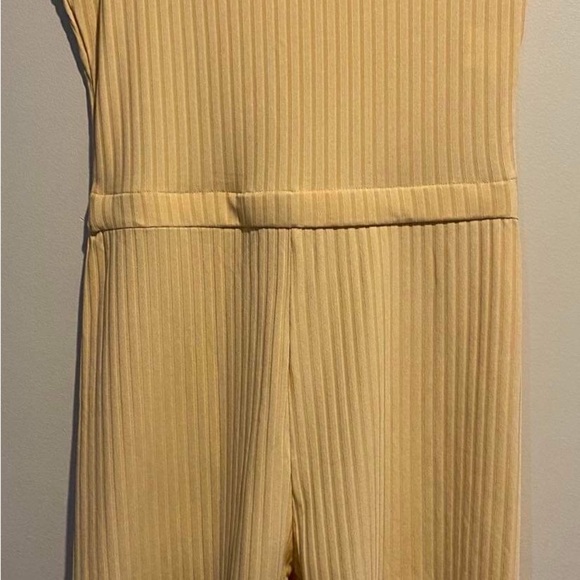 Shein Large Yellow Tan one sleeve shorts Romper - Picture 3 of 7